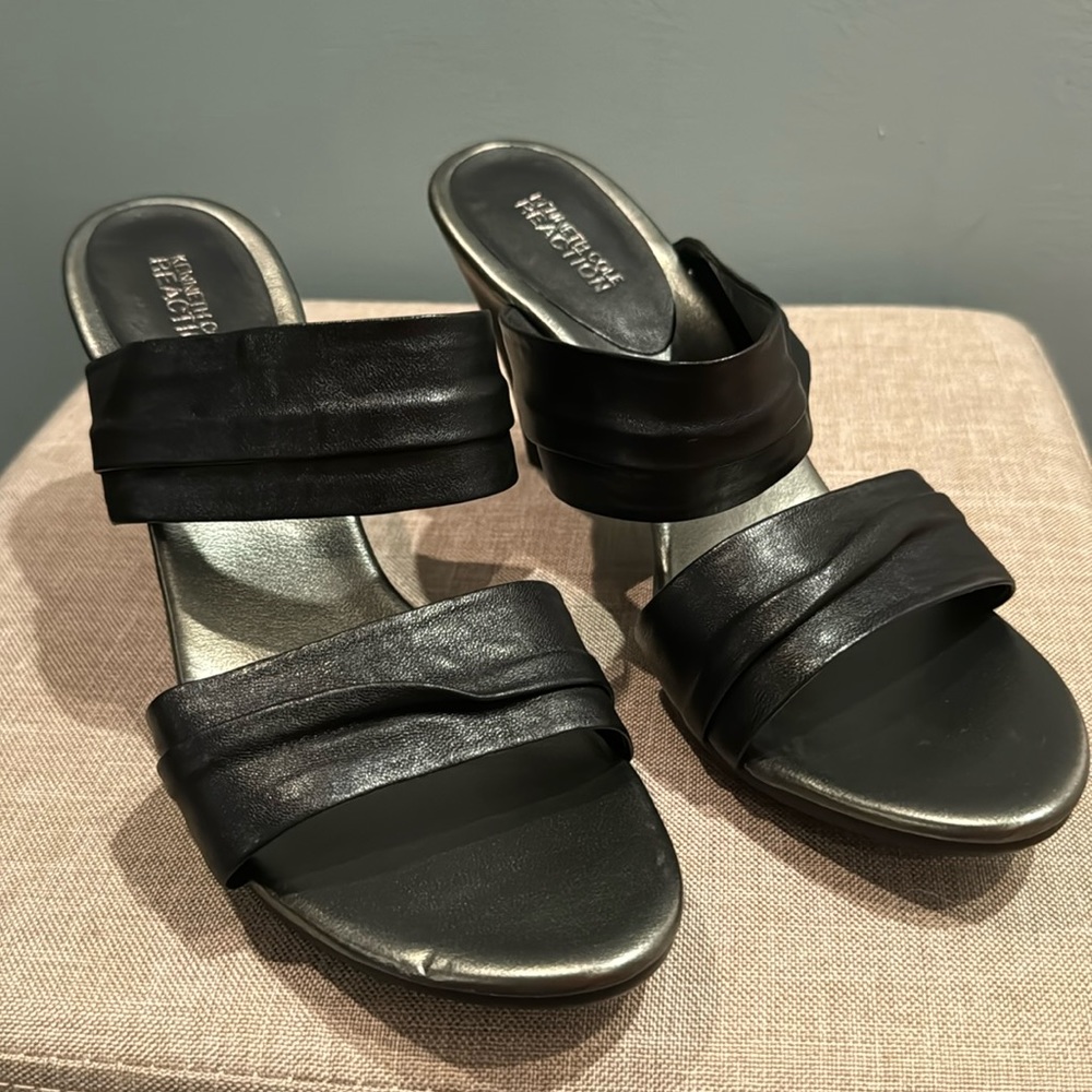 Kenneth Cole black slides size 11